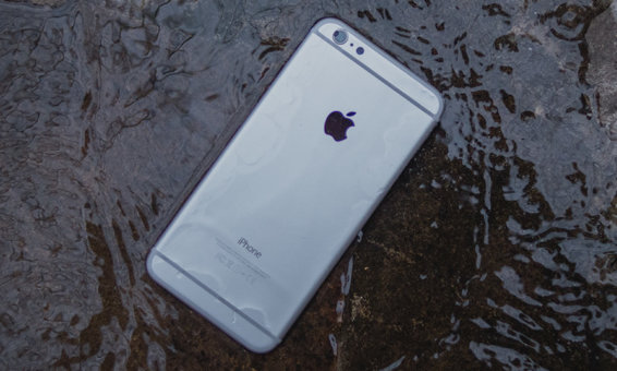 мокрый iPhone