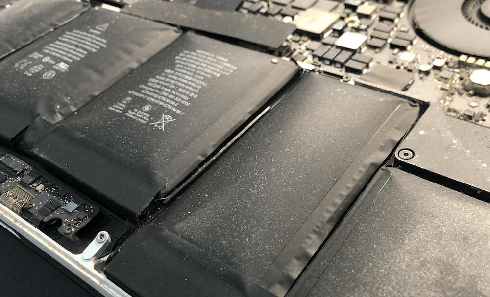 Зачем менять вздувшуюся батарею MacBook